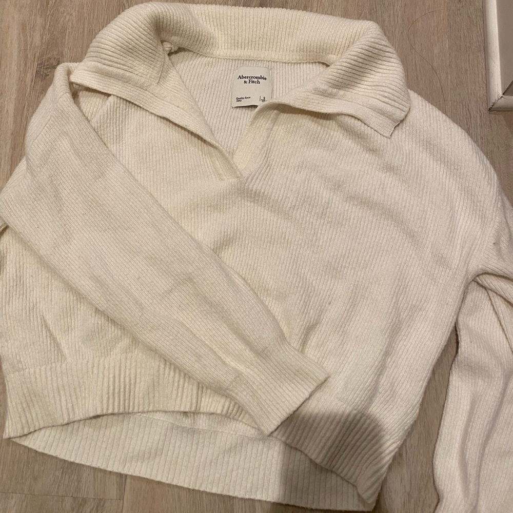 Abercrombie and fitch cream collared sweater Sz S